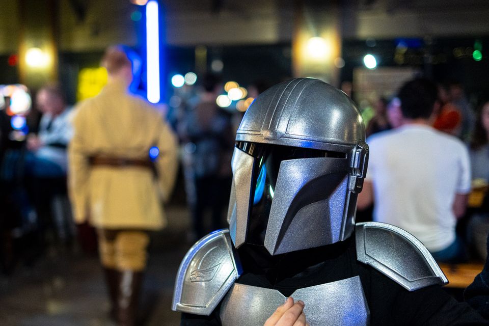 A Mandalorian Walks Into a Bar...